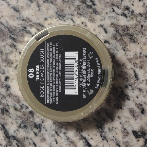 💋4/$20 Milani Tea Rose Rose Powder Blush - Picture 3 of 3